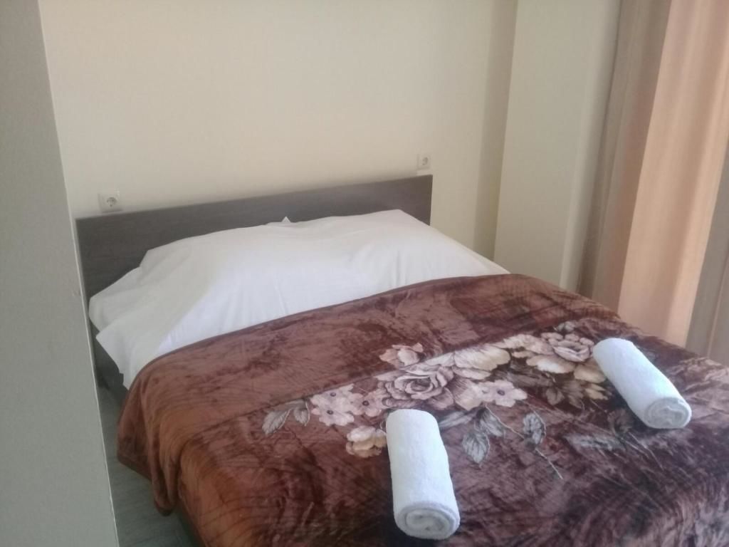 Отели типа «постель и завтрак» Guest House Ron Кобулети