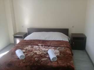 Отели типа «постель и завтрак» Guest House Ron Кобулети-7