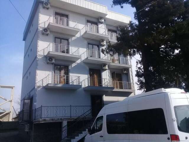 Отели типа «постель и завтрак» Guest House Ron Кобулети-4