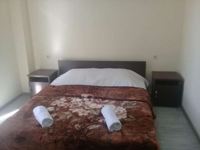 Отели типа «постель и завтрак» Guest House Ron Кобулети-10